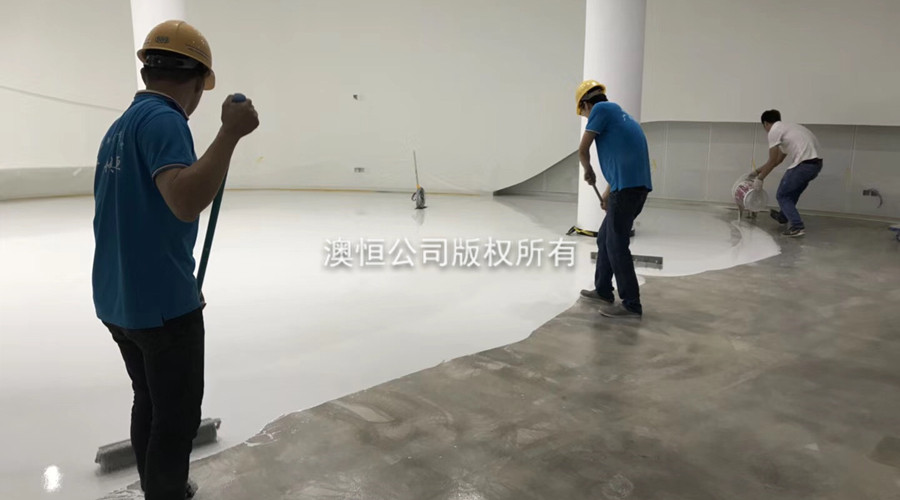 What is self-leveling cement-Aoheng color surface self-leveling cement construction site